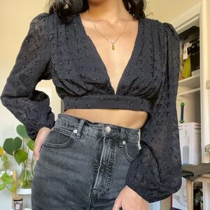 Le Lis Black Crop Top